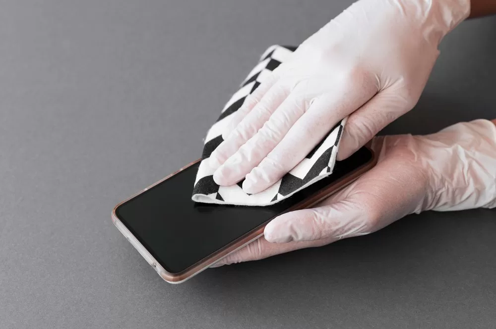 Remove Scratches from Plastic Phone Body